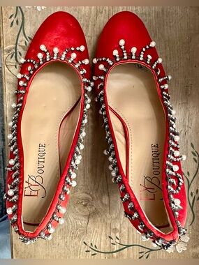 EY Boutique Red Pearl-Embellished Satin Flats